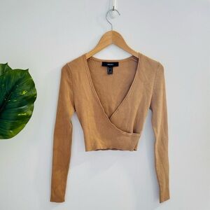 FOREVER 21 | Tan Cross Front Vneck Crop Long Sleeve Tee Size Medium